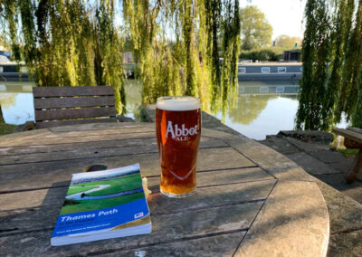 A Thames riverside pub, nice pint of Ale and a catch up with the guidebook - what could be nicer!
