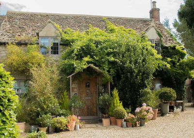 Idyllic country cottage.